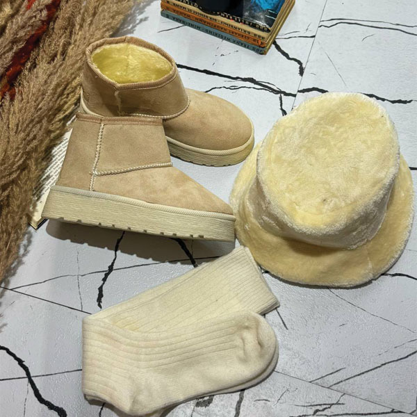 UGG - آگ ساقدار داخل خز لژدار - تصویر 4