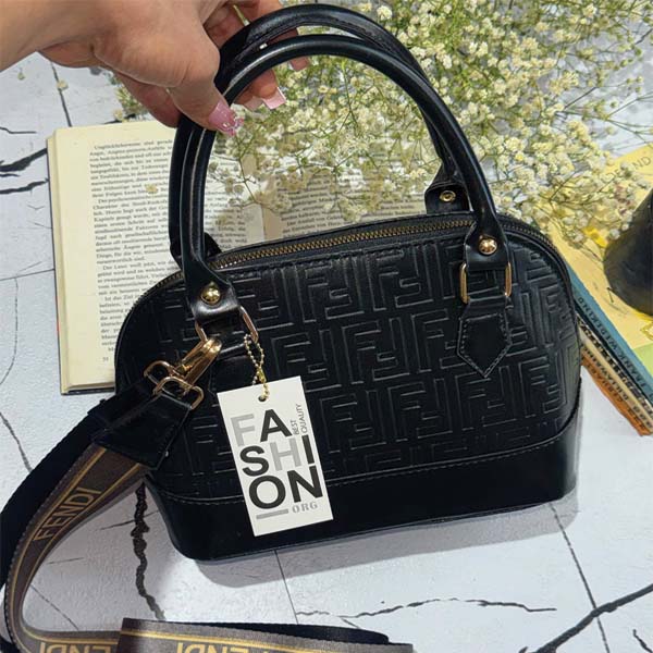 کیف فندی زنانه چرم