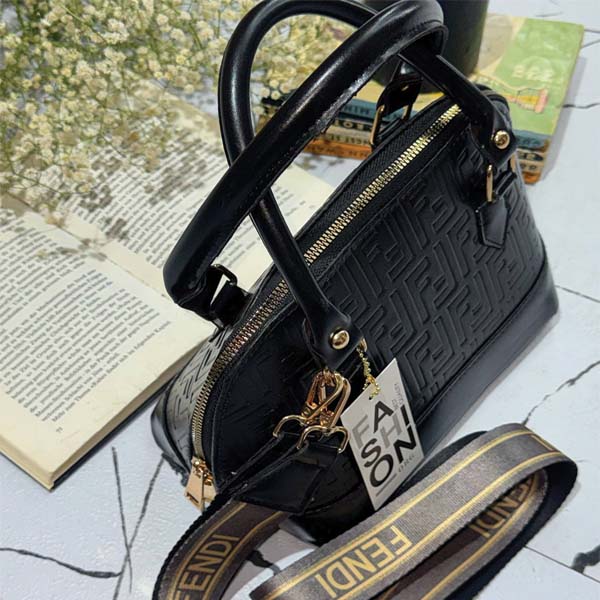 کیف فندی زنانه چرم